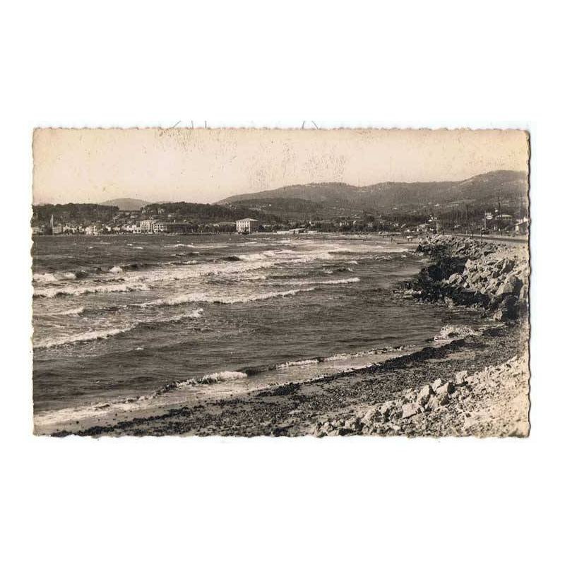 Postal de Francia. Sanary-Sur-Mer. Les Flots Bleus. Editions MAR. Años 50. Escrita y circulada