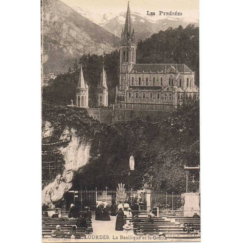 Tarjeta Postal Lourdes. La Basilique et le Grotte. Les Pyrénées