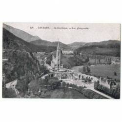 Tarjeta Postal Lourdes. La Basilique. Vue plongeante