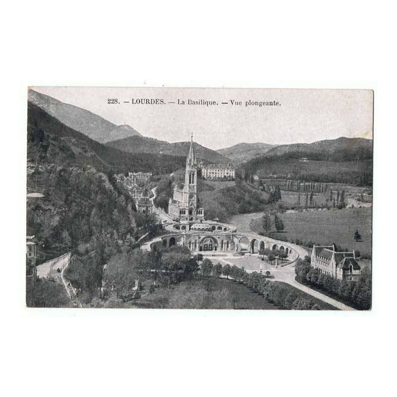 Tarjeta Postal Lourdes. La Basilique. Vue plongeante