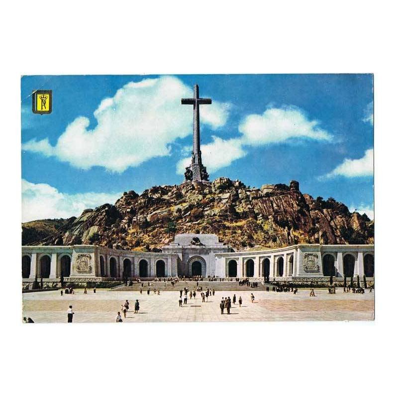 Postal gigante de Madrid. Santa cruz del Valle de los Caídos. Escudo de Oro. Circulada 1966