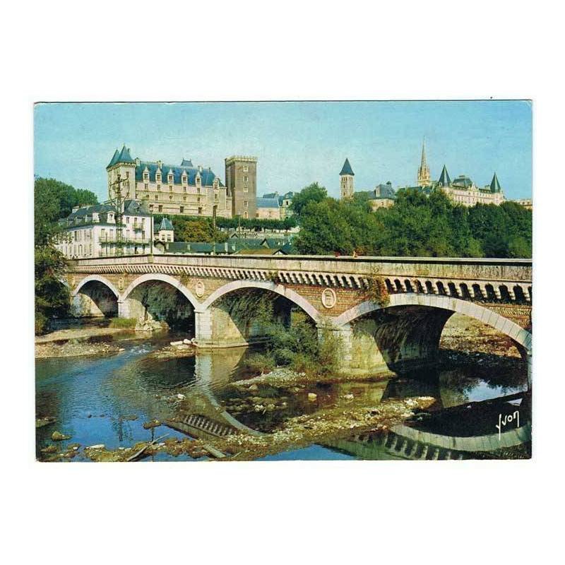 Postal de Pau (Basses-Pyrénées), Francia. Le pont du 14 Juillet et le Chateau. Yvon. Sin circular