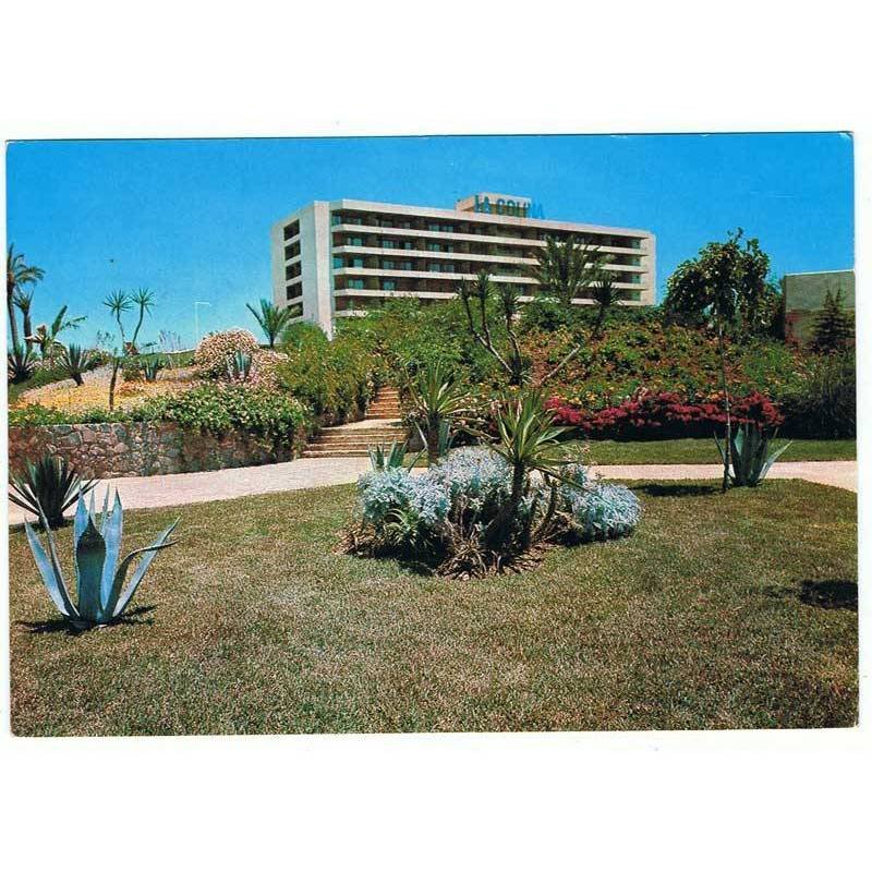 Postal del Conjunto Residencial La Colina, Torremolinos. Edificio bajo y edificio Malagueña