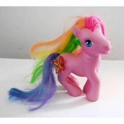 Mi Pequeño Pony (My Little Pony) Rosa de Hasbro 2005. Magnético. Con mariposa en relieve
