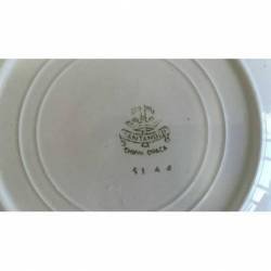 Antiguo plato de postre de porcelana china opaca de La Ibero Tanagra de Santander