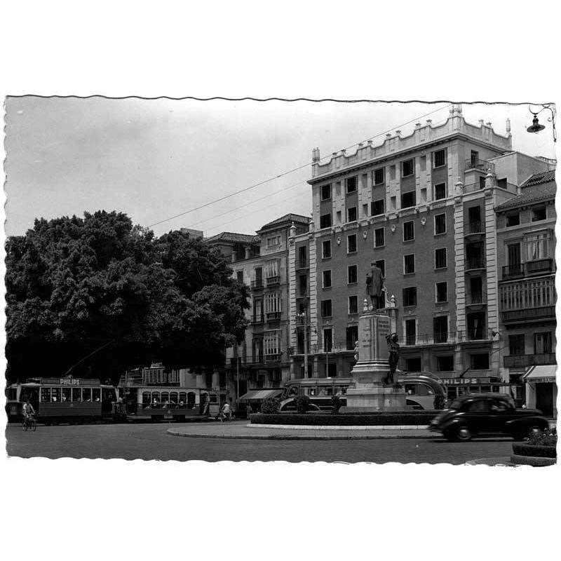 Postal Málaga. Monumento al marqués de Larios No. 16