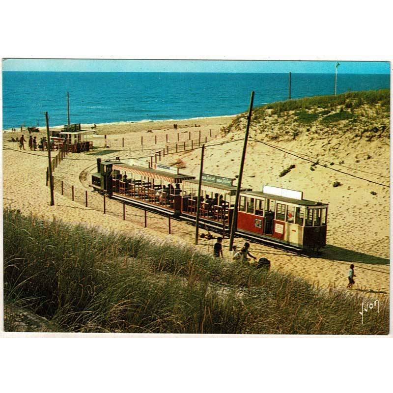 Postal Francia. Gironde. Cap-Ferret. Le Petit Train devant la Plage No. 33970