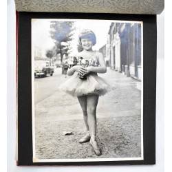 Album de fotos escuela de baile, bailarinas. Timothy Whites & Taylors