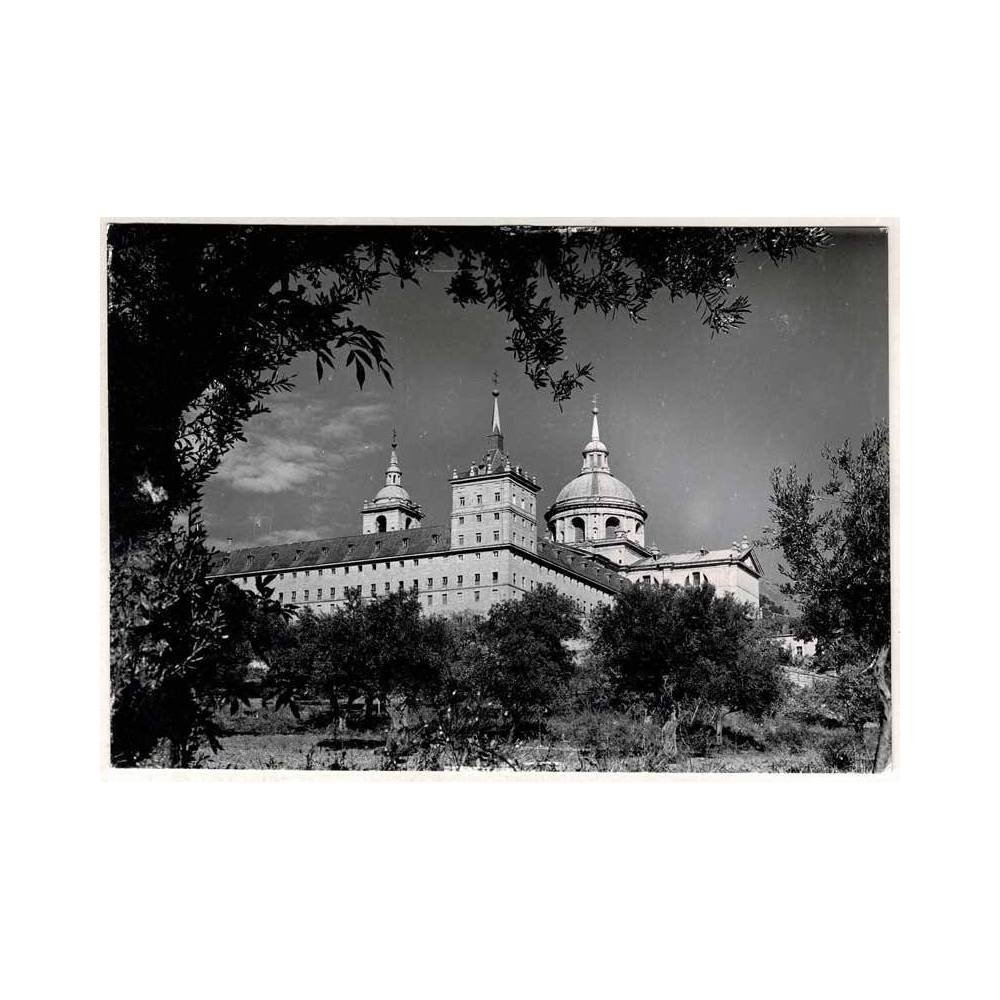 Postal Madrid. El Escorial. El Monasterio desde la Huerta No. 9