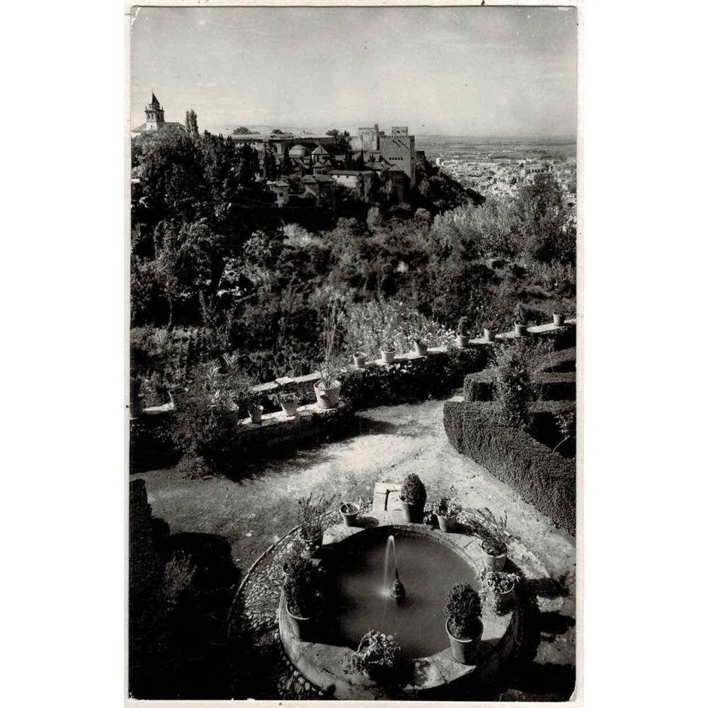 Postal Granada. Generalife. Jardines