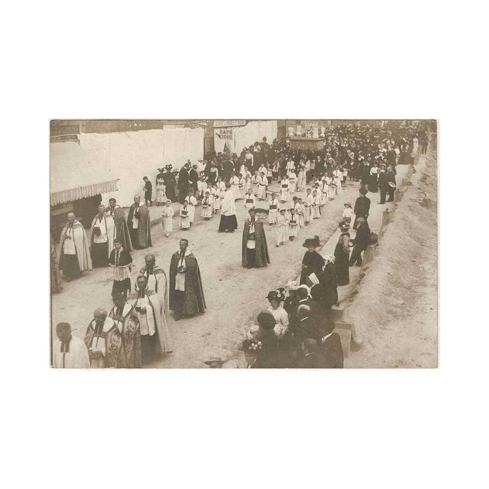 Postal Francia. Villedieu (Manche). Procession