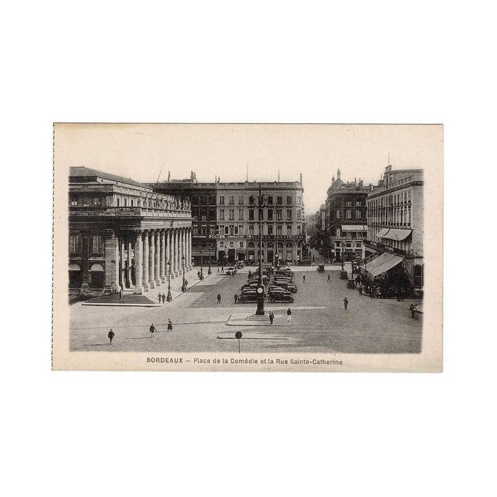 Postal de Francia. Bordeaux. Place de la Comédie et la Rue Sainte-Catherine