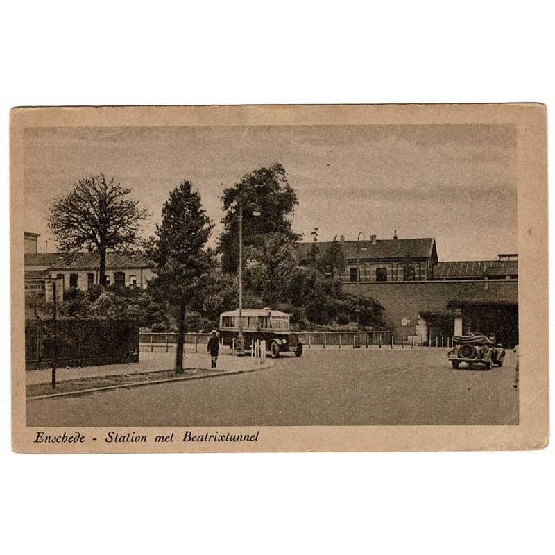 Postal Paises Bajos. Enschede. Station met Beatrixtunnel (Estación de tren)