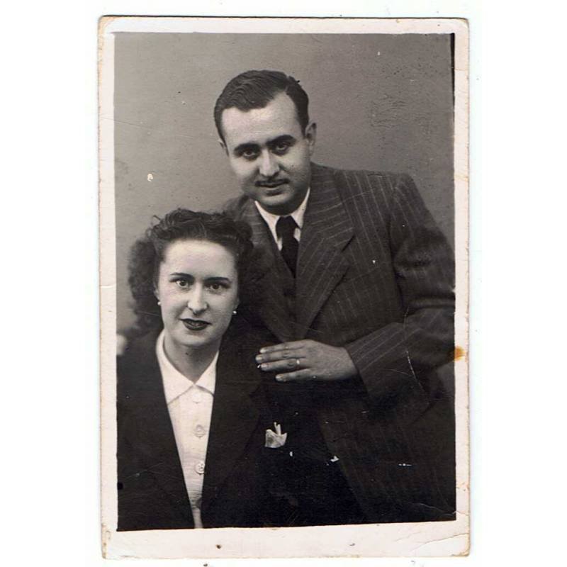 Antigua fotografía de una pareja. Años 40-50