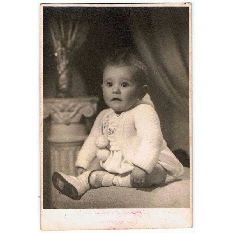 Antigua fotografía de bebé posando. Foto Boni, Sevilla. 1956
