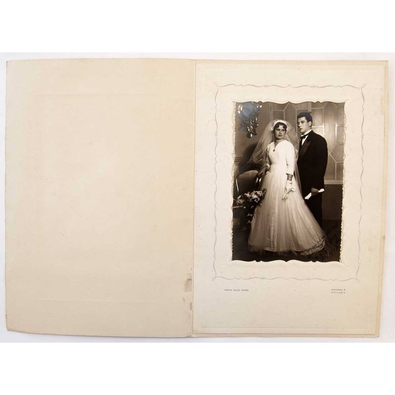 Antigua fotografía de una pareja de recién casados. Foto Ruíz Vera, Málaga